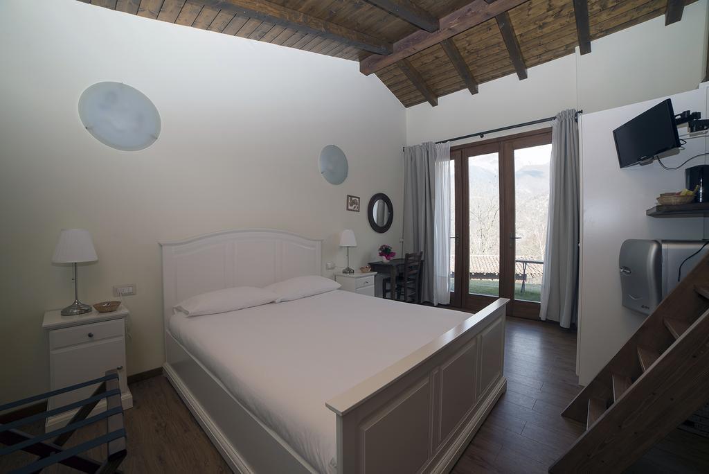 Вилла Agriturismo Il Mirtillo B,B Pasturo Экстерьер фото