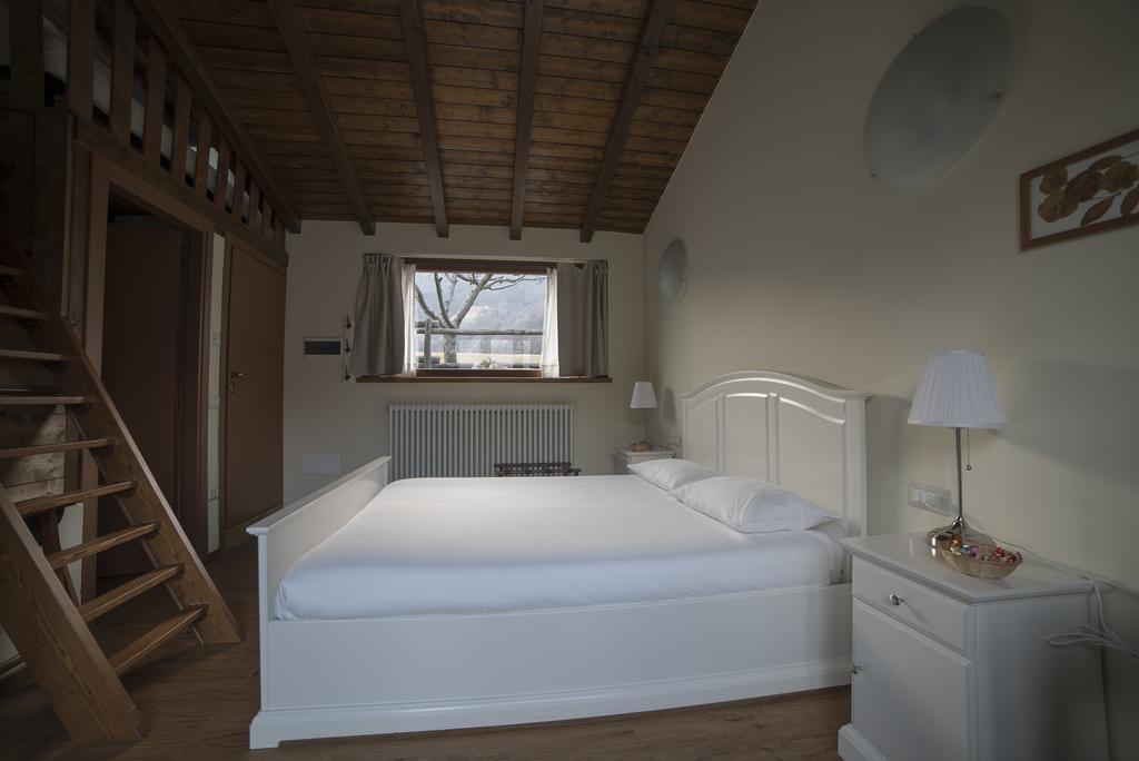 Вилла Agriturismo Il Mirtillo B,B Pasturo Экстерьер фото